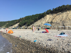 Photo de Dzhubga beach II avec plusieurs baies longues