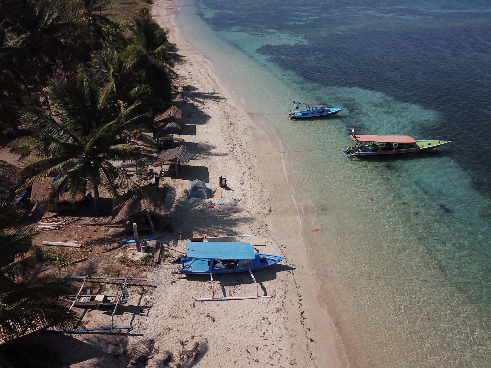 Foto von Sejuk beach mit langer gerader strand