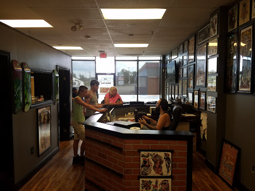 Tattoo Shop «Lightwave Tattoos», reviews and photos, 184 Broadway, Saugus, MA 01906, USA