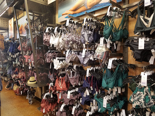 Clothing Store «Tillys», reviews and photos, 5286 E 2nd St, Long Beach, CA 90803, USA