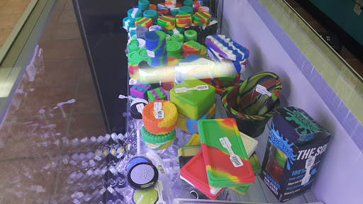 Tobacco Shop «HWY 6 SMOKE SHOP», reviews and photos, 6810 S Texas 6, Houston, TX 77083, USA