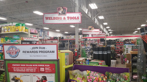 Home Improvement Store «Tractor Supply Co.», reviews and photos, 10710 Eagle Way, Hopkinsville, KY 42240, USA
