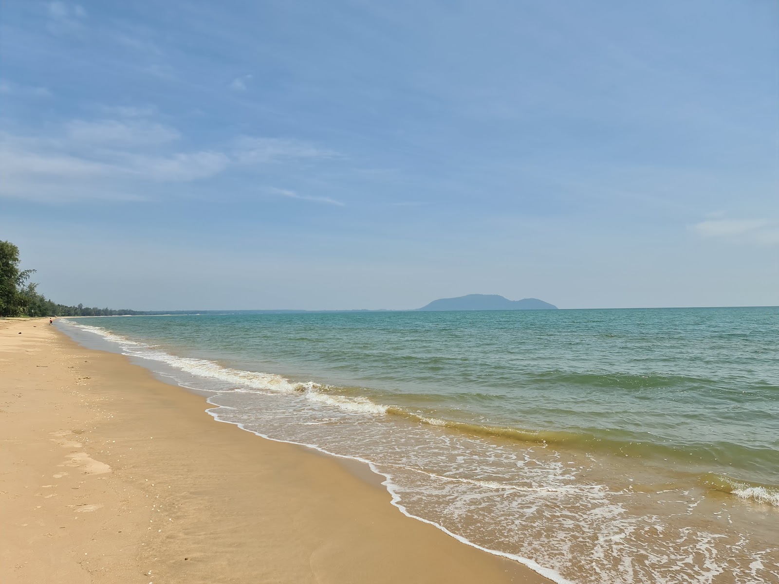 Foto von Suan Luang Beach mit beiger sand Oberfläche