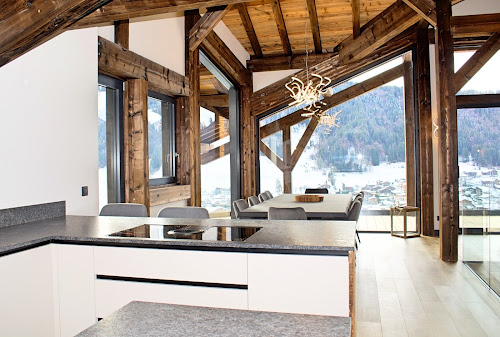 Magasin de meubles de cuisine BMR Property Developments / Alpine Kitchens Montriond