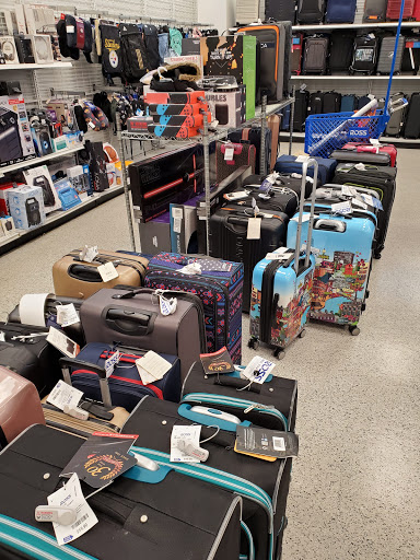 Clothing Store «Ross Dress for Less», reviews and photos, 1427 W Pipeline Rd, Hurst, TX 76053, USA