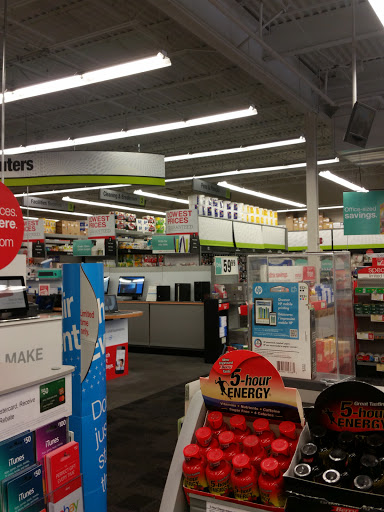 Office Supply Store «Staples», reviews and photos, 7910 Gall Blvd, Zephyrhills, FL 33541, USA