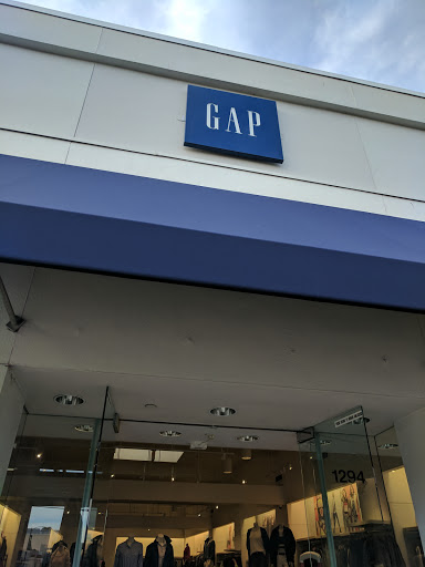 Clothing Store «Gap», reviews and photos, 1294 Burlingame Ave, Burlingame, CA 94010, USA