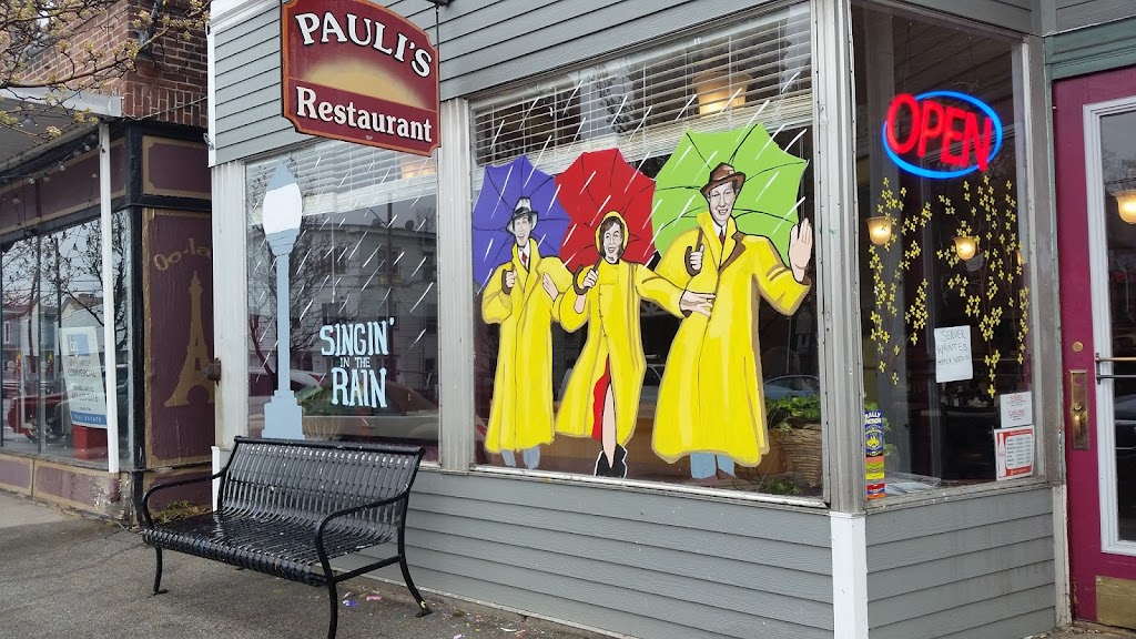 Pauli's Restaurant 03276
