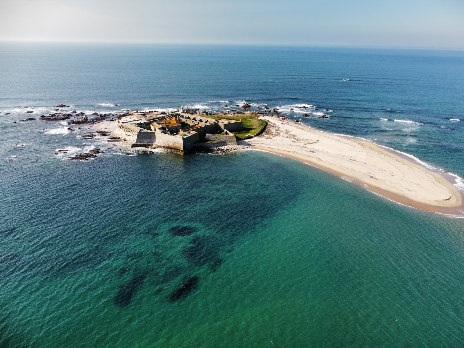 Praia do Forte da Insua'in fotoğrafı ve yerleşim