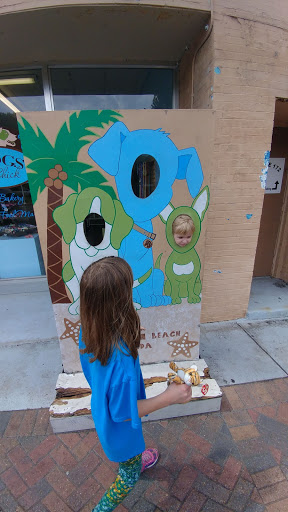 Sporting Goods Store «Run With It», reviews and photos, 170 Miracle Strip Pkwy SE, Fort Walton Beach, FL 32548, USA