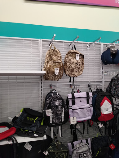 Shopping Mall «Horizon Park Shopping Center», reviews and photos, 3904 W Hillsborough Ave, Tampa, FL 33614, USA