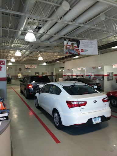 Car Dealer «Butler Toyota», reviews and photos, 9419 N Aronson Rd, Indianapolis, IN 46240, USA