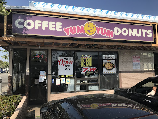 Yum Yum Donuts, 2628 Pico Blvd, Santa Monica, CA 90405, USA, 
