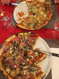 Plats et boissons du Pizzeria pierre à feu à Puy-Saint-Martin - n°9