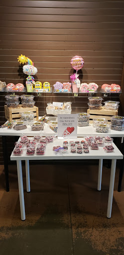 Wedding Bakery «elé Cake Co.», reviews and photos, 810 E Dixie Dr, Dayton, OH 45449, USA