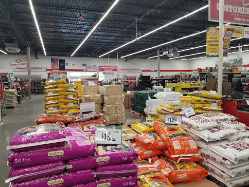 Home Improvement Store «Tractor Supply Co.», reviews and photos, 575 N Lapeer Rd, Oxford, MI 48371, USA