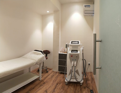 Skinstory Skin Specialist Dermatologist Laser Skin & Hair Clinic In Magarpatta City.