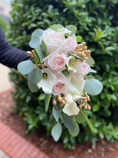 Florist «Flowers Of Marietta», reviews and photos, 1100 Johnson Ferry Rd #250B, Marietta, GA 30068, USA