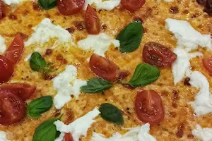 Mamma Mia Pizzeria " Qualitäts - Italienische - Pizza " image