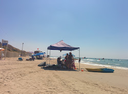 Fotografie cu Separated beach - locul popular printre cunoscătorii de relaxare
