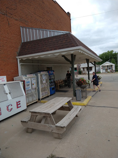 Grocery Store «East Market Grocery», reviews and photos, 114 E Market St, New Sharon, IA 50207, USA