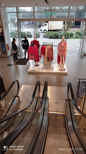 Opiniones de Zara Las Begonias en San Isidro - Tienda de ropa
