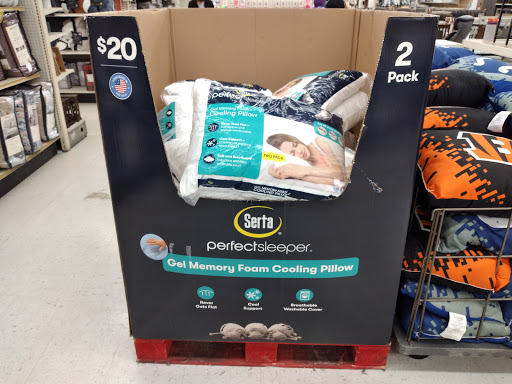 Discount Store «Big Lots», reviews and photos, 1699 River Oaks Dr, Calumet City, IL 60409, USA