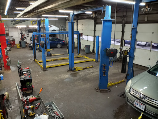 Auto Repair Shop «Tuffy Auto Services Center», reviews and photos, 1400 Broadway Ave, Lorain, OH 44052, USA