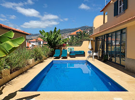 Funchal Cottages - Pool & Painters Cottage