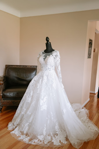 Bridal Shop «Bella Bridal Gallery», reviews and photos, 4301 Orchard Lake Rd Suite 190, West Bloomfield Township, MI 48323, USA