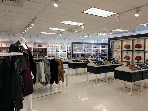 Fashion Accessories Store «Michael Kors», reviews and photos, 5709 Richmond Rd #58, Williamsburg, VA 23188, USA