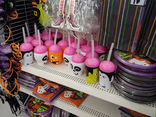 Dollar Store «Dollar Tree», reviews and photos, 2375 S Hwy 27, Clermont, FL 34711, USA