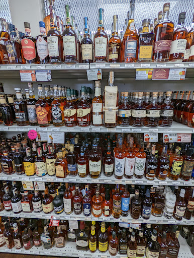 Liquor Store «Capital City Package», reviews and photos, 784 Collier Rd NW, Atlanta, GA 30318, USA