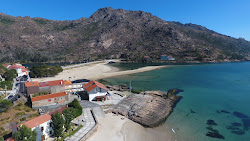 Praia do Ezaro'in fotoğrafı birden fazla uzun koy ile birlikte
