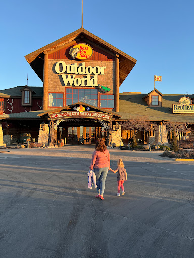 Sporting Goods Store «Bass Pro Shops», reviews and photos