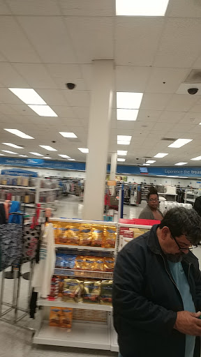 Clothing Store «Ross Dress for Less», reviews and photos, 6900 Katella Ave, Cypress, CA 90630, USA