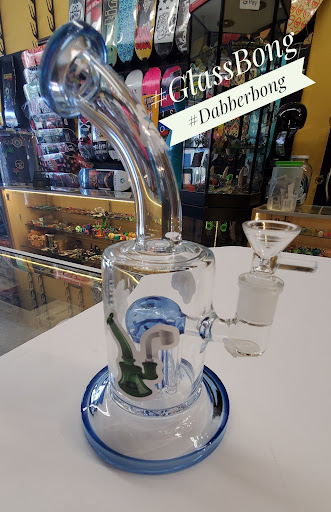 Tobacco Shop «Cherry Smoke & Skate Shop», reviews and photos, 418 Cherry Ave, Long Beach, CA 90802, USA