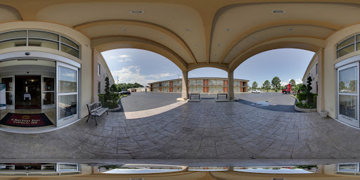 Hotel «Clarion Inn And Summit Center», reviews and photos, 852 N Gloster St, Tupelo, MS 38804, USA