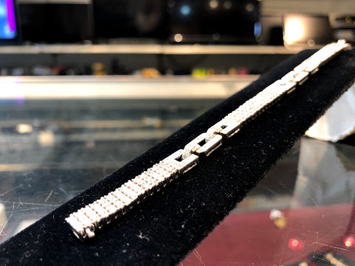 Pawn Shop «Cesar Chavez Pawn & Jewelry», reviews and photos, 2209 East Cesar E Chavez Avenue, Los Angeles, CA 90033, USA
