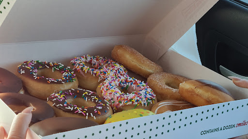 Bakery «Krispy Kreme Doughnuts», reviews and photos, 2900 S 108th St, Milwaukee, WI 53227, USA