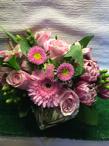 Florist «Four Seasons Flowers & Gifts», reviews and photos, 6630 W Cactus Rd b104, Glendale, AZ 85304, USA