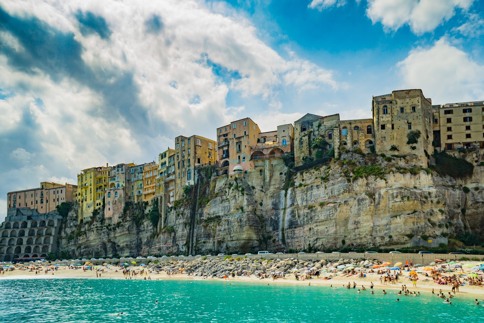 Spiaggia della Rotonda的照片 带有宽敞的海岸