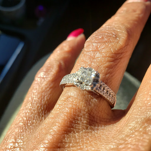 Jewelry Store «Kay Jewelers», reviews and photos, 3662 Marketplace Blvd #740, East Point, GA 30344, USA