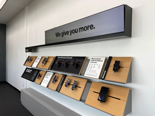 Verizon Authorized Retailer - Your Wireless image 9