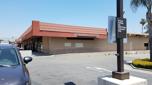 RadioShack, 194 W Foothill Blvd, Rialto, CA 92376, USA, 