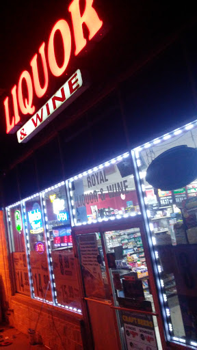 Liquor Store «Royal Liquor & Wine», reviews and photos, 1015 N Randall Rd, Elgin, IL 60123, USA