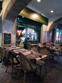Atmosphère du Restaurant Milton Pub à Annecy - n°4