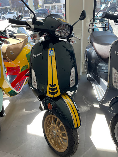 Motor Scooter Dealer «Vespa of Sherman Oaks», reviews and photos, 13629 Ventura Blvd, Sherman Oaks, CA 91423, USA