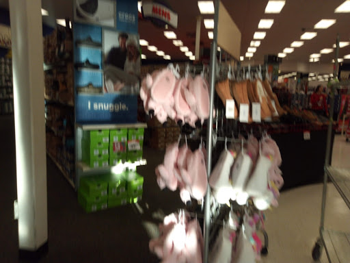 Shoe Store «Shoe Carnival», reviews and photos, 2800 SW 24th Ave, Ocala, FL 34471, USA