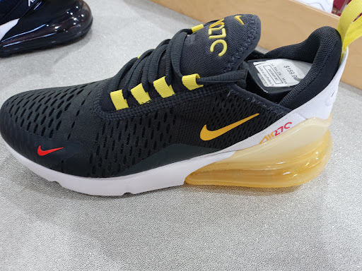 Shoe Store «WSS», reviews and photos, 7111 Vineland Ave, North Hollywood, CA 91605, USA